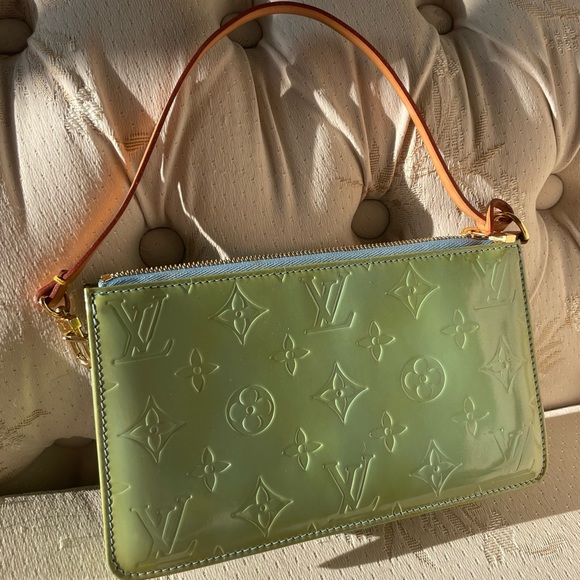 Louis Vuitton Handbags - Louis Vuitton green Lexington vernis pochette